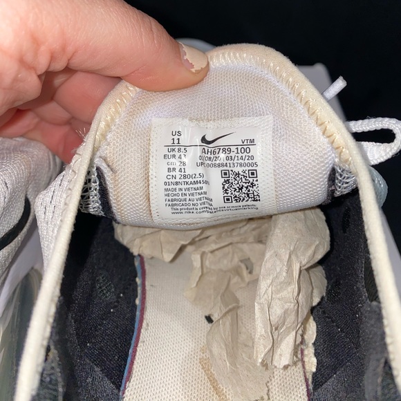 Nike Air Max 270 - Picture 5 of 7